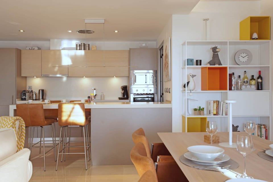 Apartment | Private kitchen | Microwave, cookware/dishes/utensils