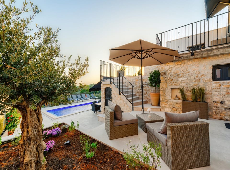 Villa | Pool | Indoor pool, outdoor pool