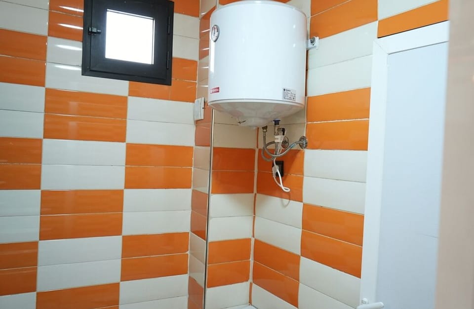 Family Apartment, City View | Bathroom