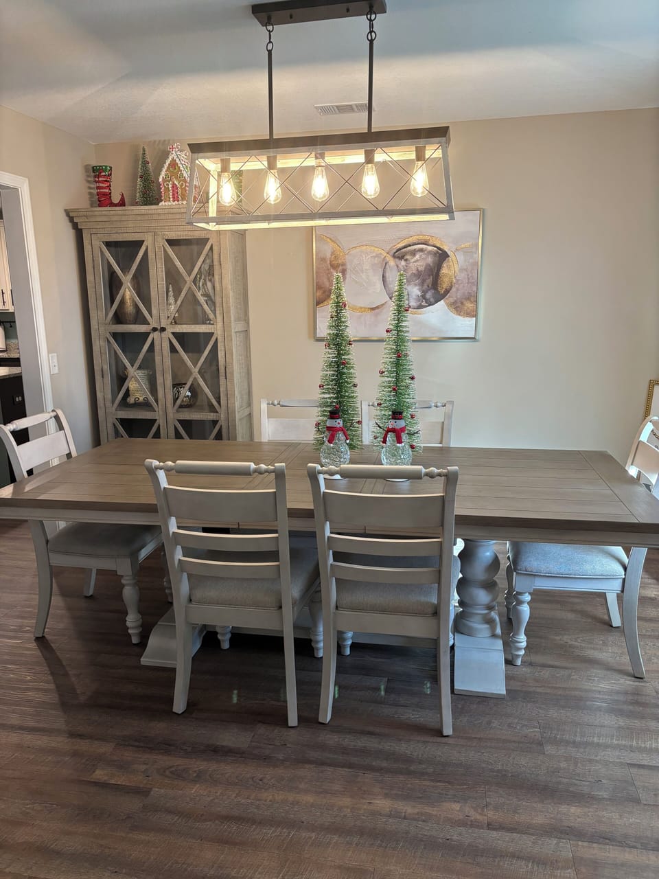 Kitchen dining