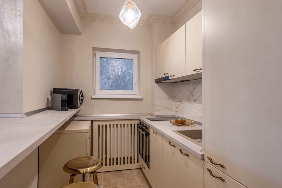 Comfort Apartment, 1 Queen Bed with Sofa bed, Non Smoking, Balcony | Private kitchen | Coffee/tea maker, electric kettle