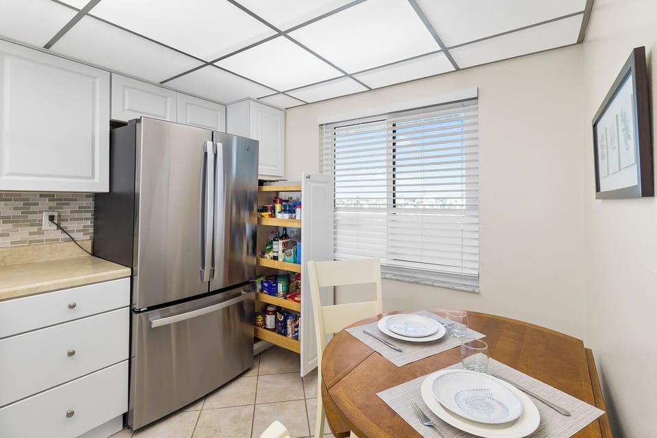Kitchen and pantry pull out.