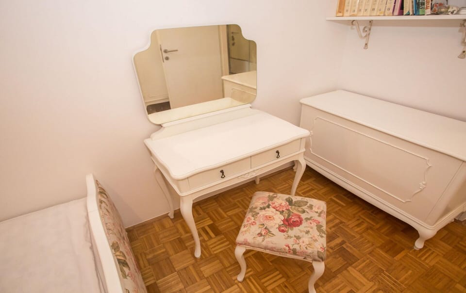 Apartment | 2 bedrooms, iron/ironing board