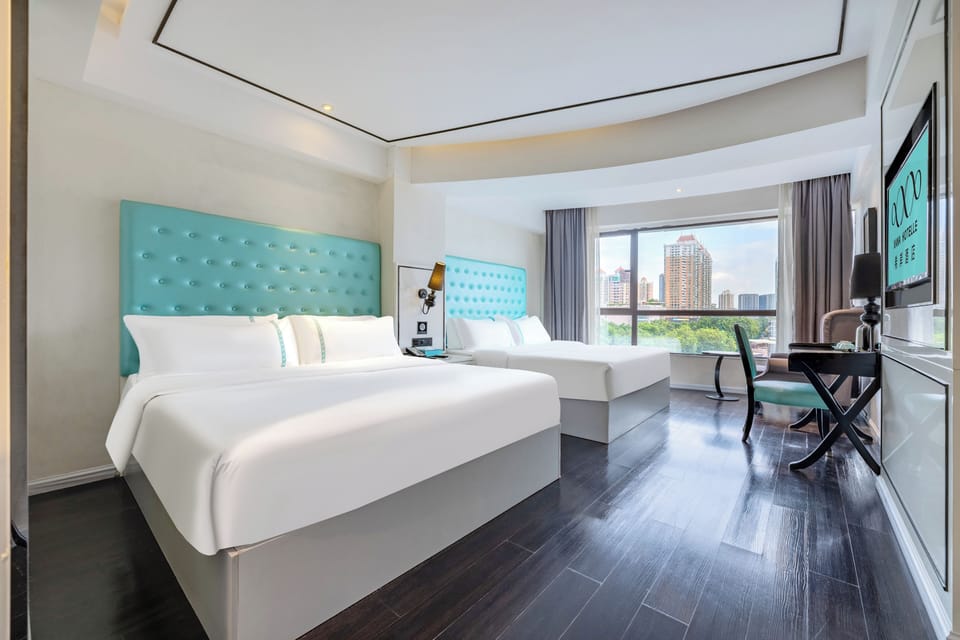 Family Suite | Hypo-allergenic bedding, down comforters, laptop workspace