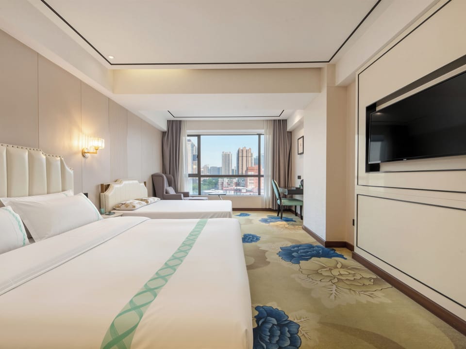 Business Double Room, City View | Hypo-allergenic bedding available, down comforters, Select Comfort beds