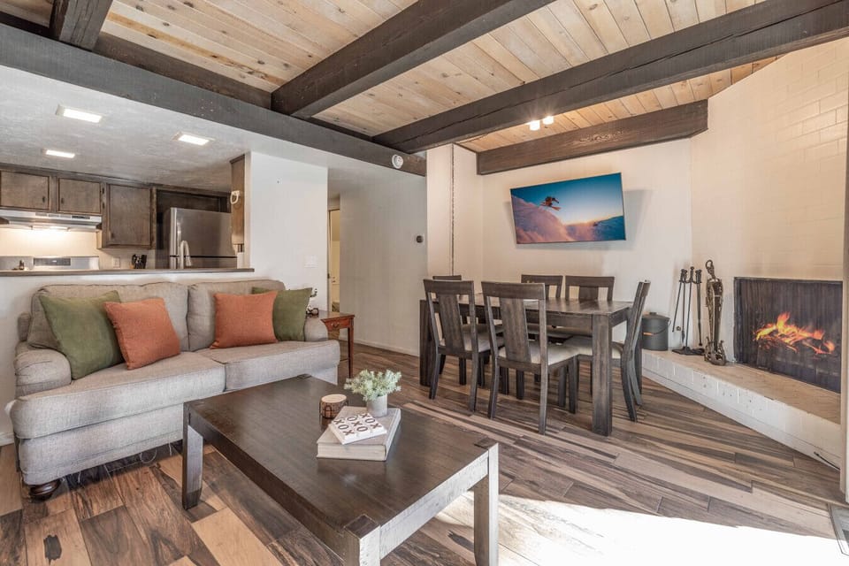 Gas fireplace in the dining and living space