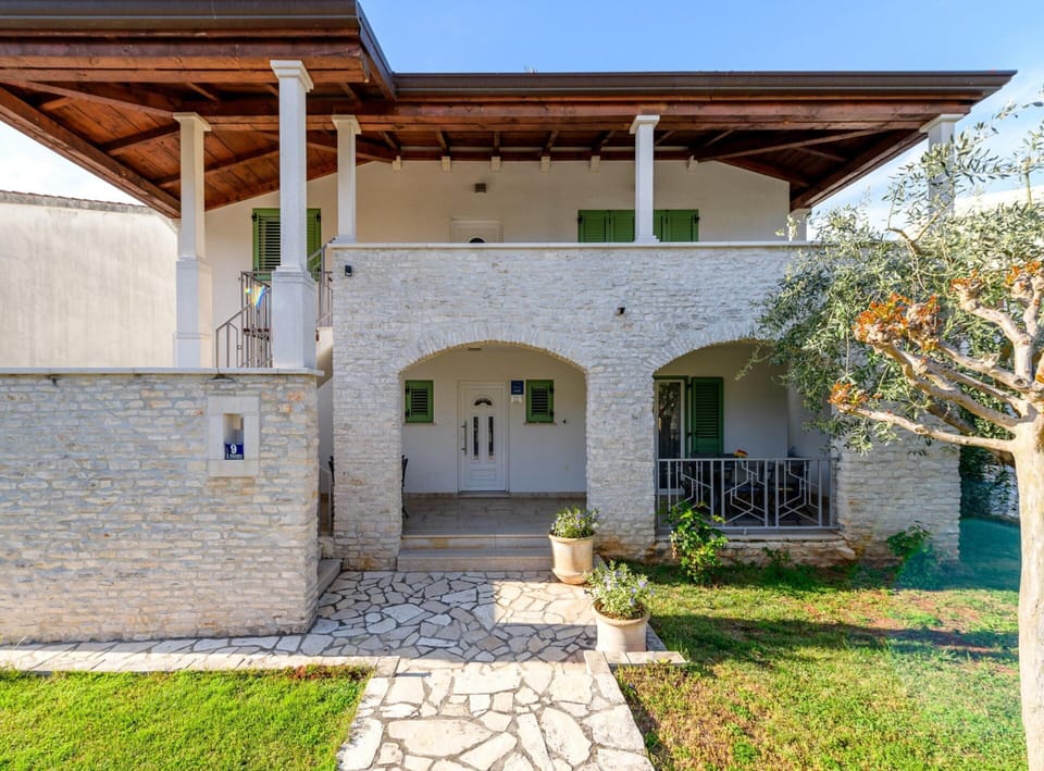 Apartment | Exterior