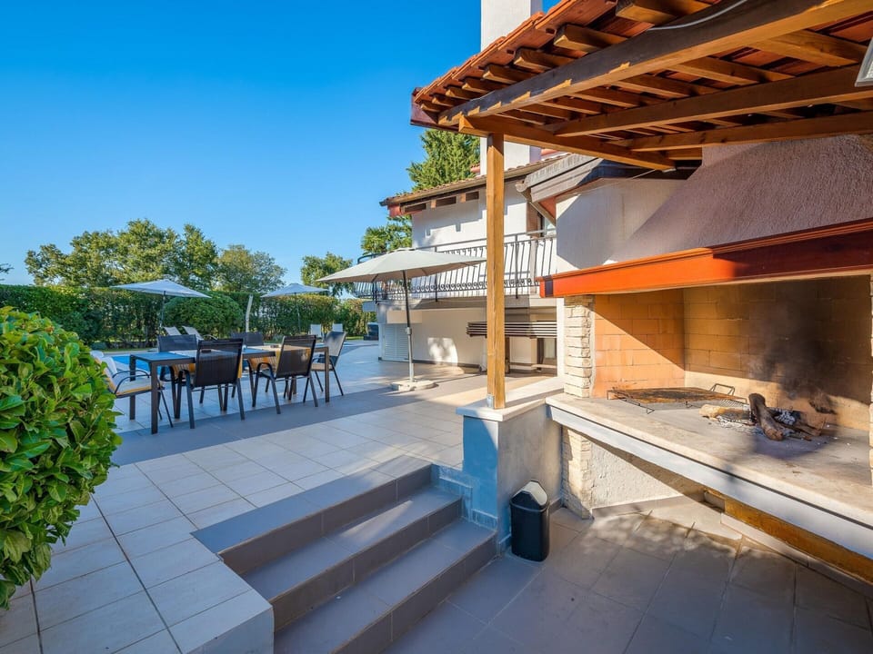 Villa | Balcony