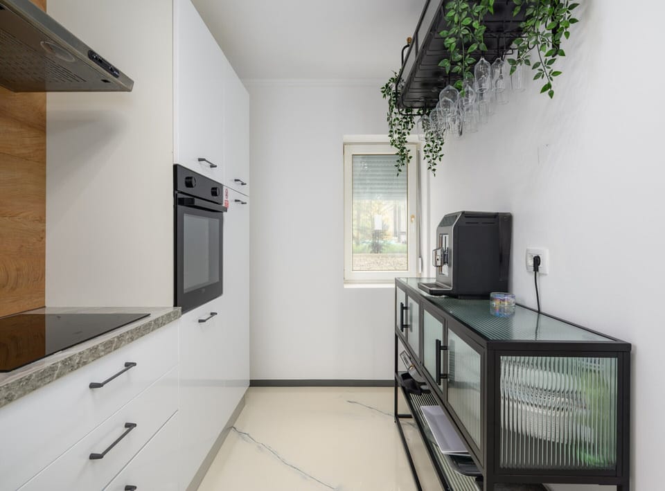 Apartment | Private kitchen | Toaster, cookware/dishes/utensils