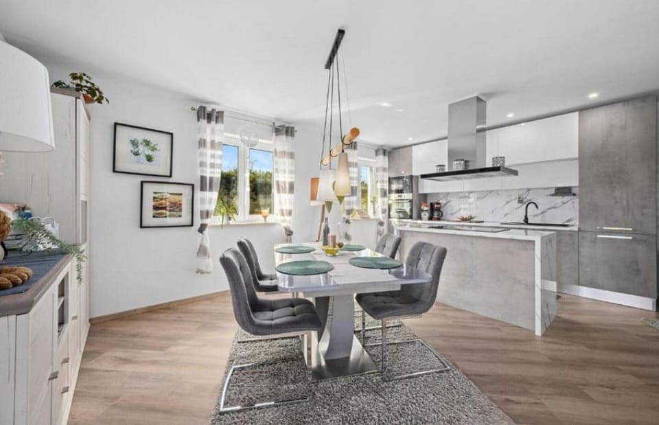 Villa | Private kitchen | Electric kettle, toaster, cookware/dishes/utensils