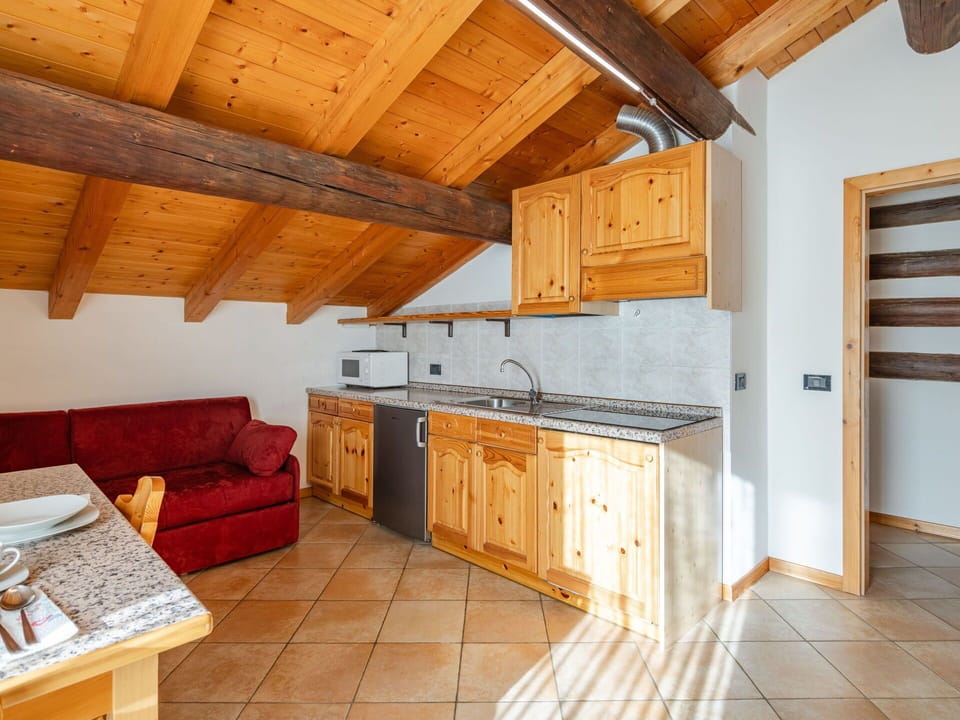 Wood, Wood Stain, Hardwood, Glacial Landform, Log Cabin, Plank, Cabinetry, Alps, Lumber, Plywood