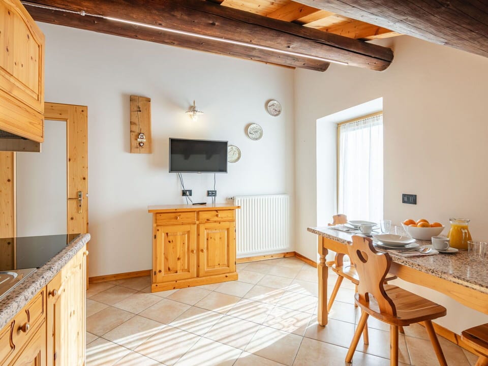 Wood, Interior Design, Flooring, Floor, Ceiling, Furniture, Home, Room, Door, Apartment