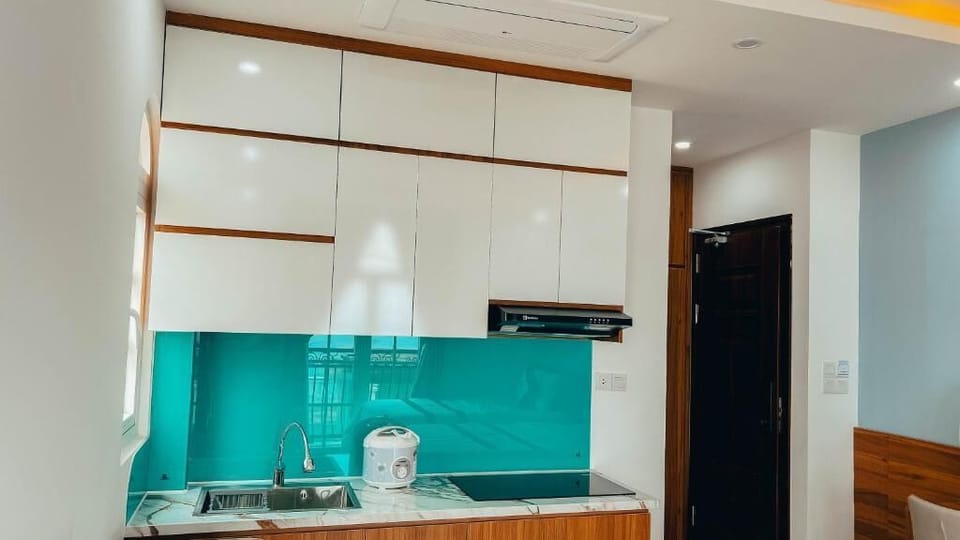 Deluxe Studio, Balcony, Beach View | Private kitchen | Mini-fridge