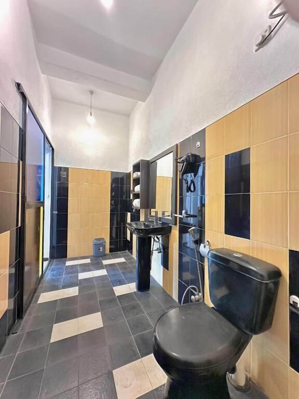 Standard Double Room, Pool View | Bathroom | Shower, rainfall showerhead, free toiletries, hair dryer