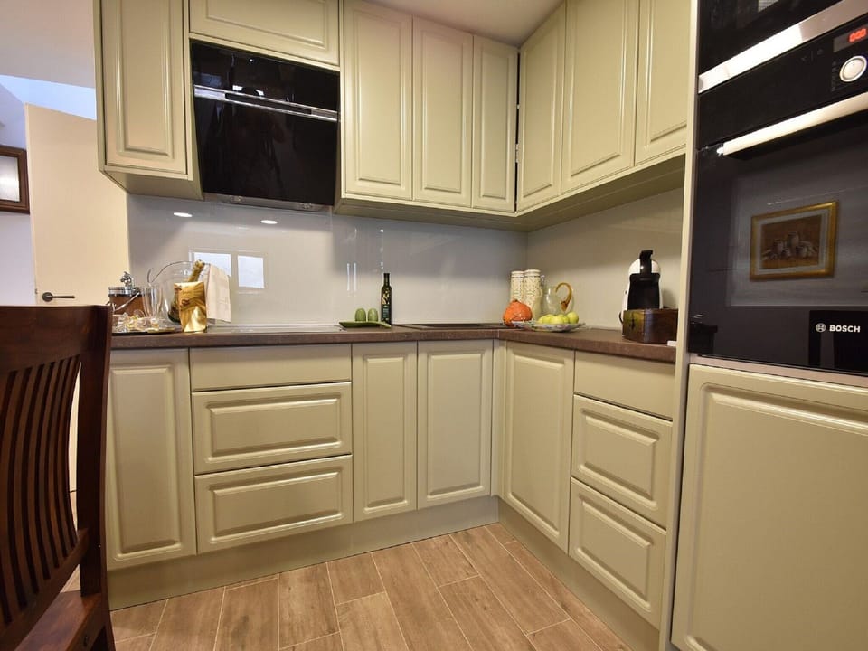 Apartment (One Bedroom Apartment) | Private kitchen | Fridge