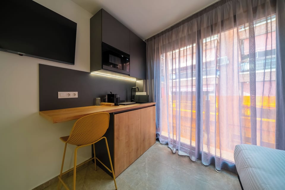 Standard Single Room | Private kitchen | Fridge, microwave, espresso maker, coffee/tea maker