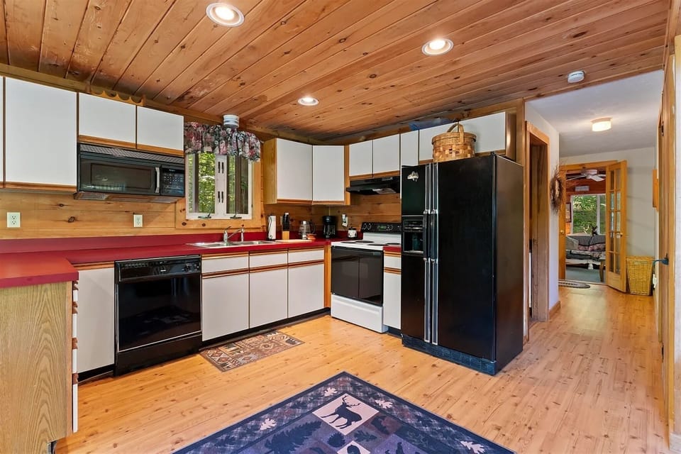 Villa, 3 Bedrooms | Private kitchen | Fridge, oven, coffee/tea maker, toaster