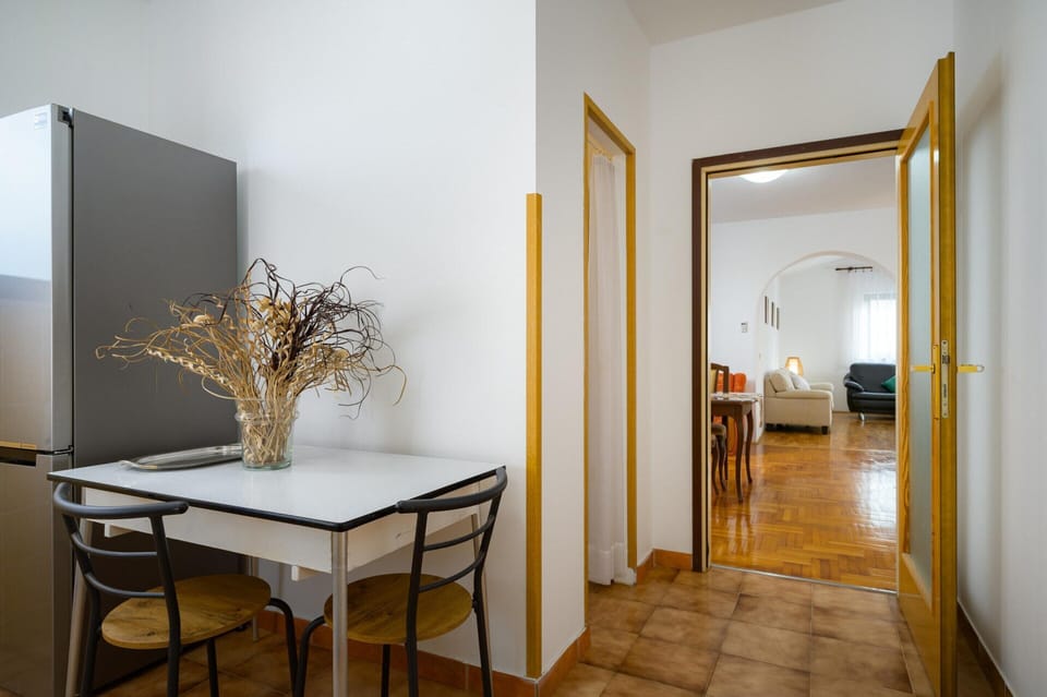 Apartment | Dining
