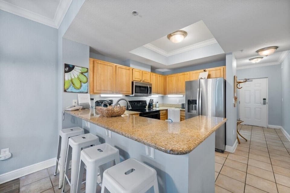 Crystal Tower 207 Kitchen Counter Seats 4