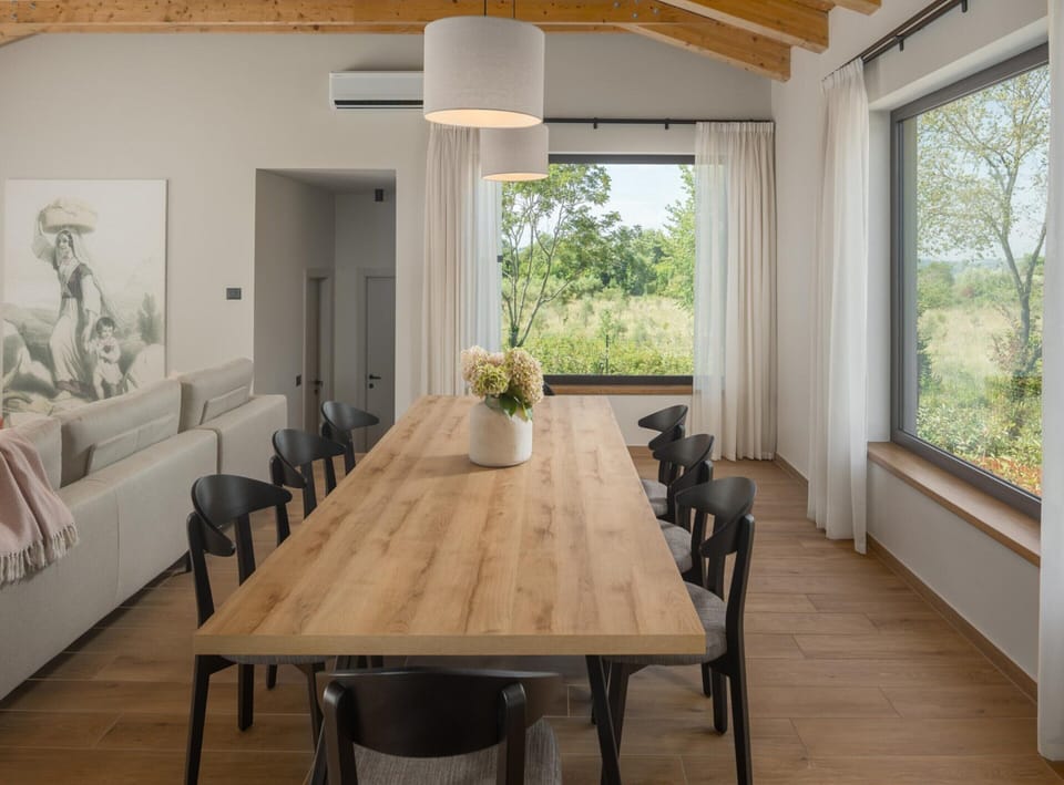 Villa | Dining