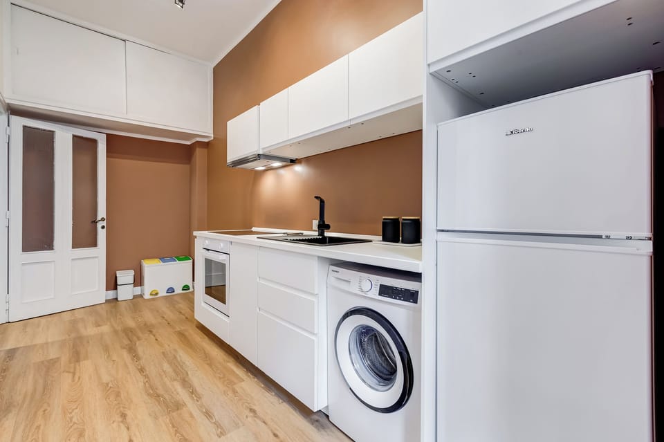 Apartment, 1 Bedroom, Non Smoking, City View | Private kitchen | Fridge, oven, stovetop, dishwasher
