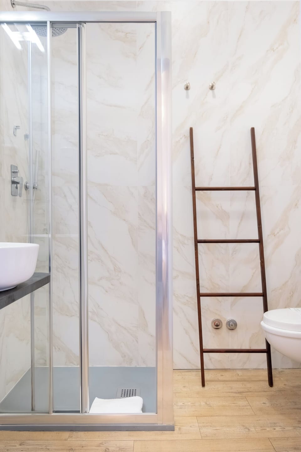 Superior Triple Room, City View | Bathroom | Shower, free toiletries, hair dryer, bathrobes