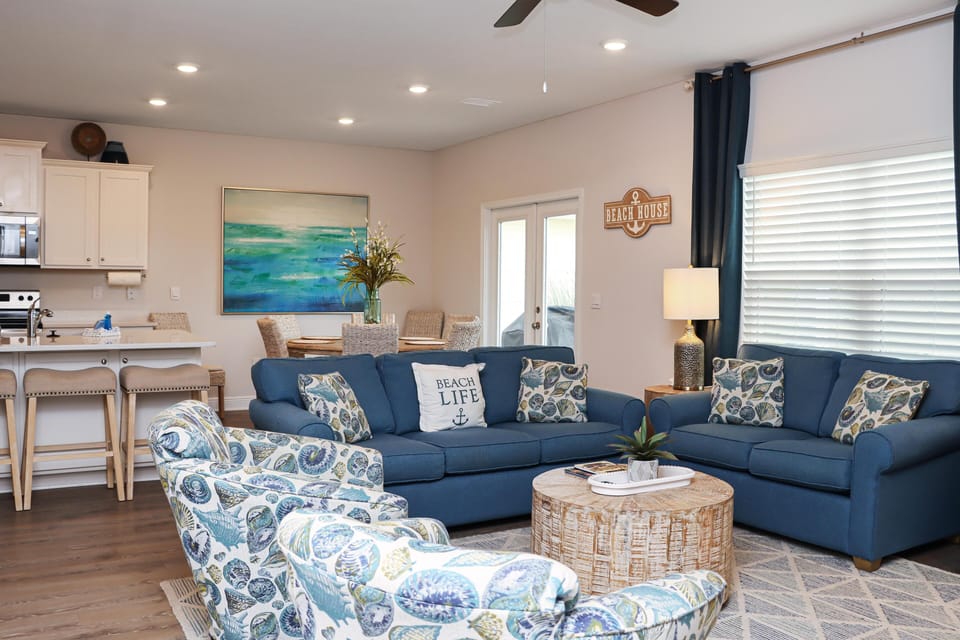 House, Multiple Beds (Coastal Oasis) | Living area