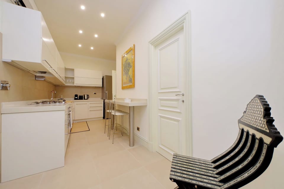 Apartment, City View | Private kitchen | Electric kettle, toaster
