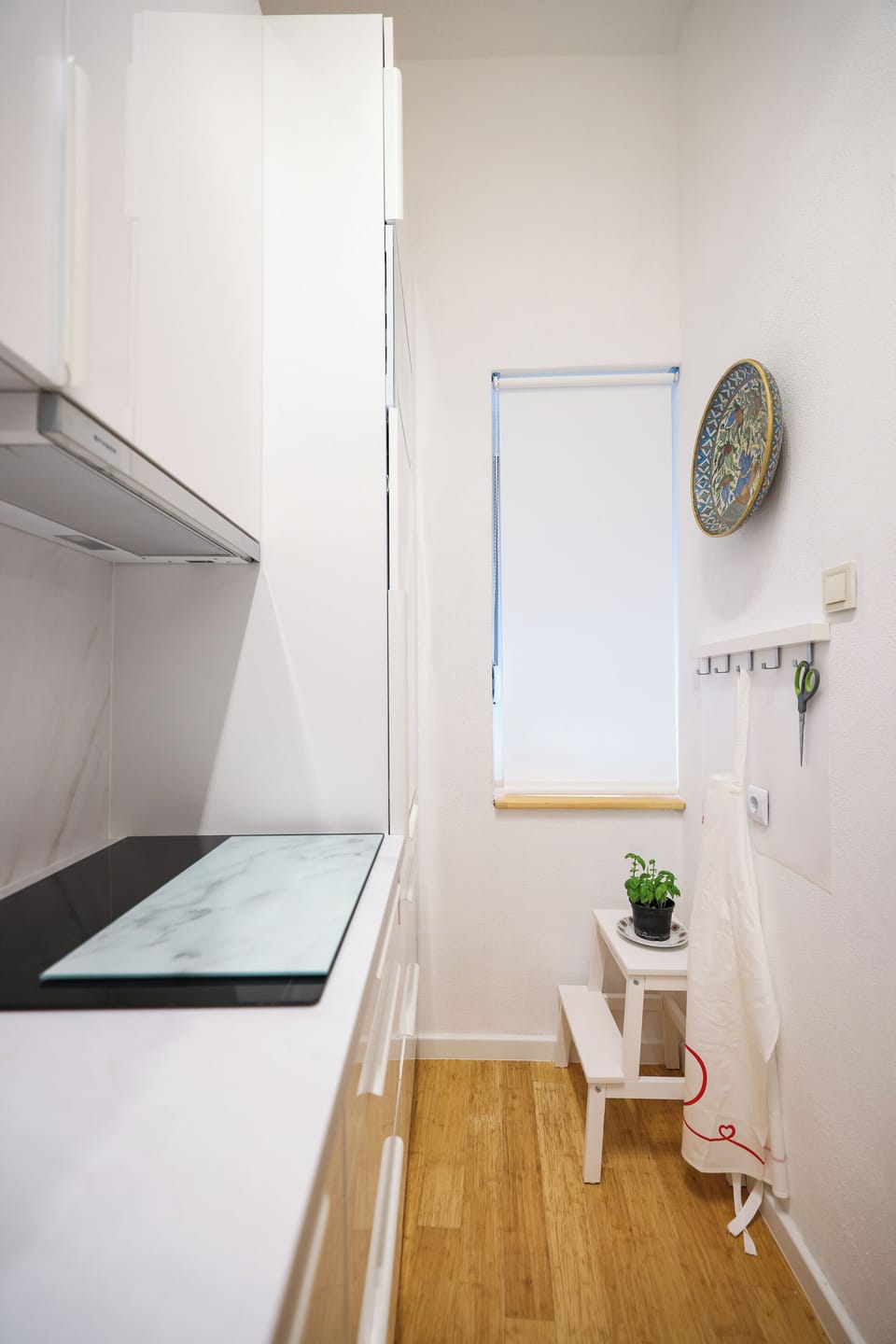 Deluxe Apartment, City View | Private kitchen | Electric kettle, toaster
