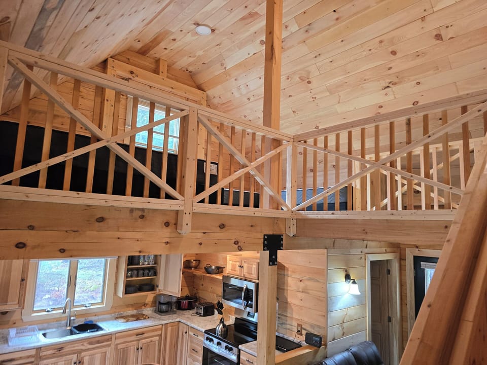 Open Loft/ Sleeps 4