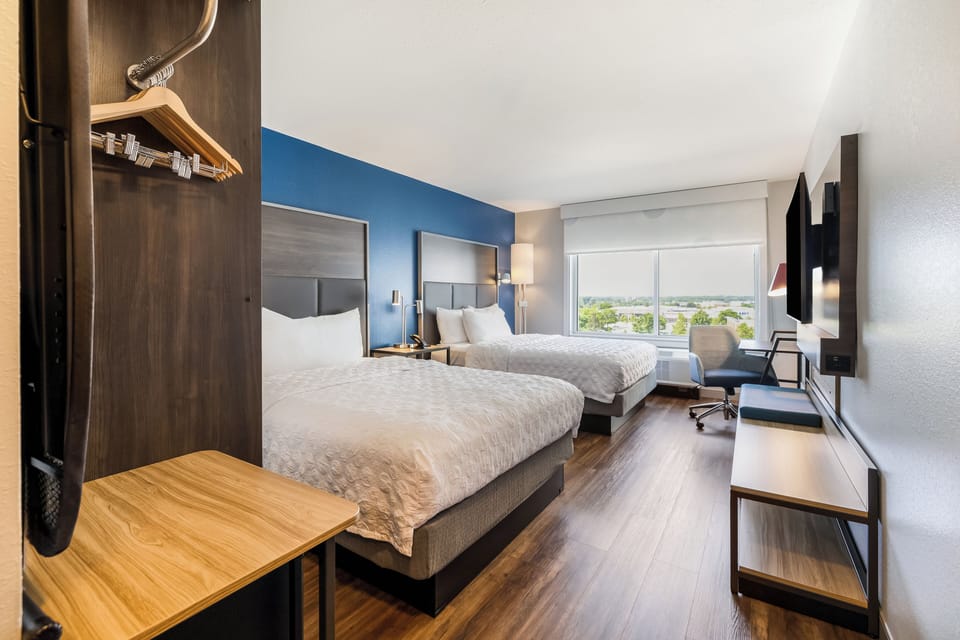 Desk, WiFi (free), bed sheets