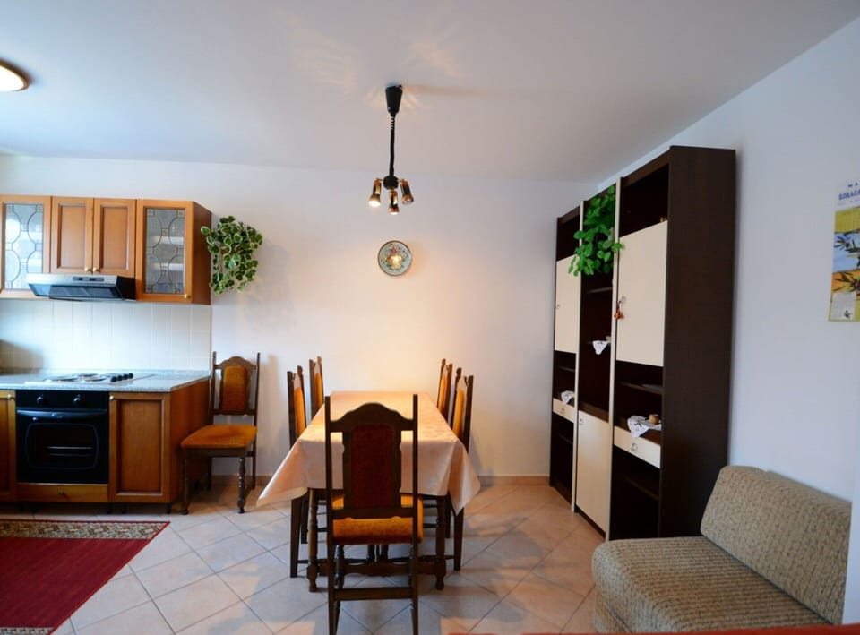 Apartment | Private kitchen | Cookware/dishes/utensils