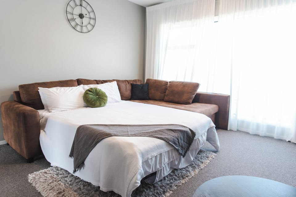 Pull out sofa bed