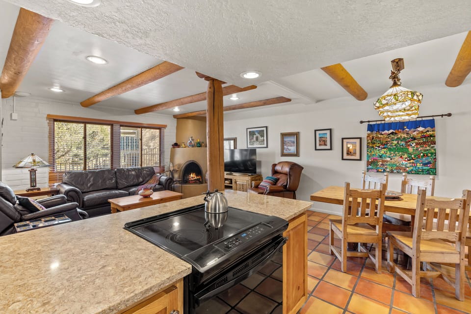 Kitchen/Dining