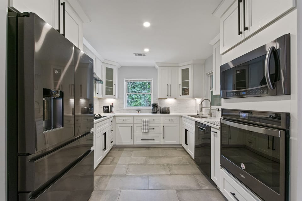 Large open kitchen with smart appliances!