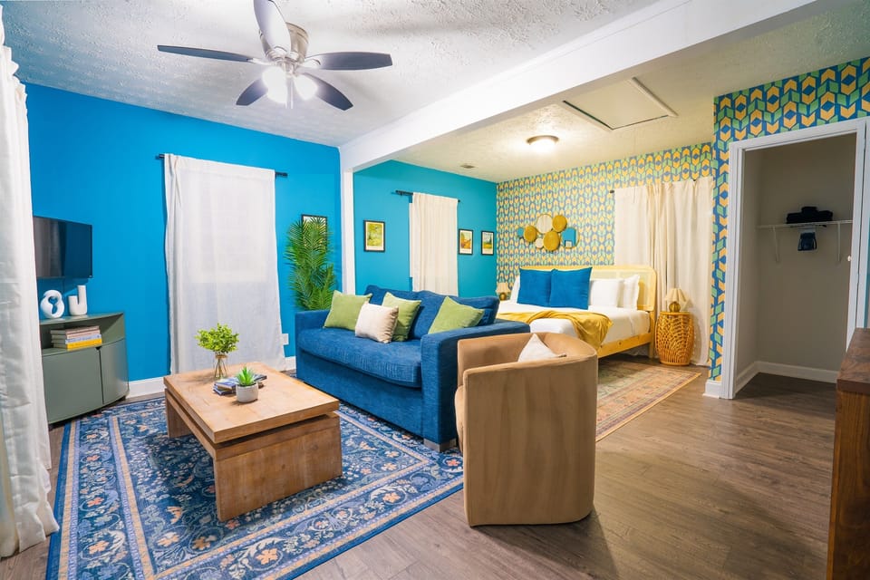 Bedroom 4 (King Bed & Queen sleeper sofa)