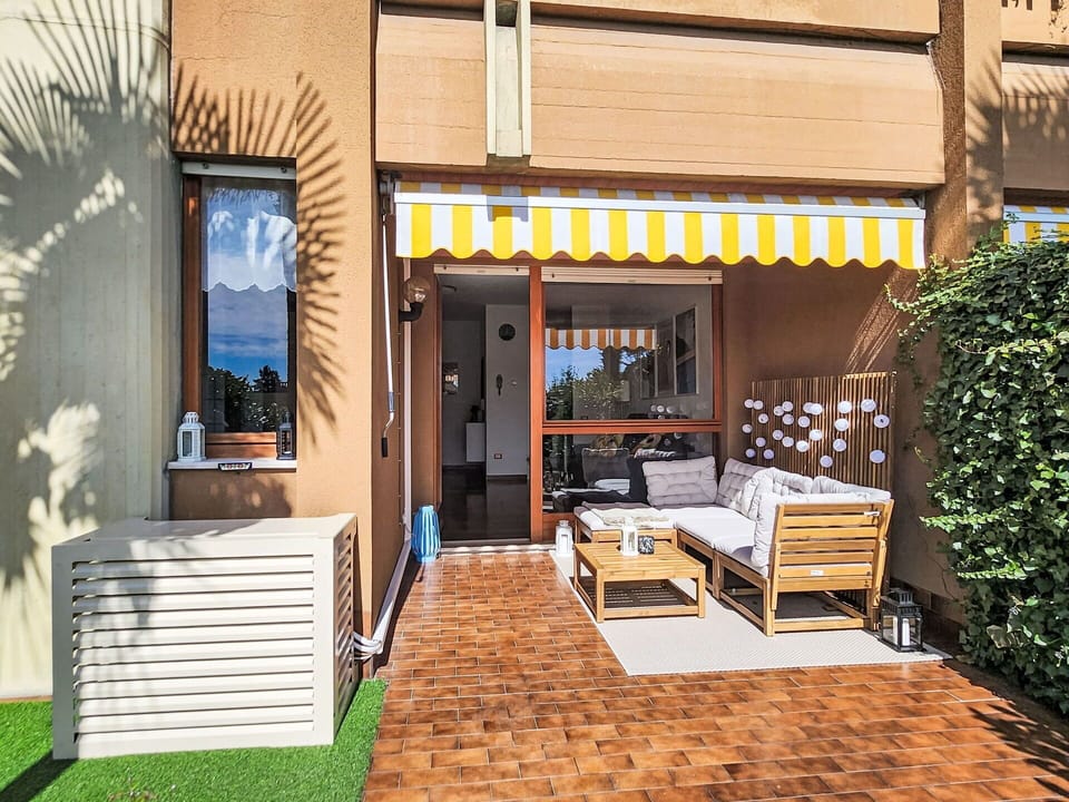Wood, Furniture, Outdoor Furniture, Home, Shade, Balcony, Chair, Wood Stain, Apartment, Yard