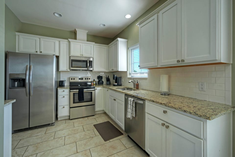 Fully equipped kitchen.
