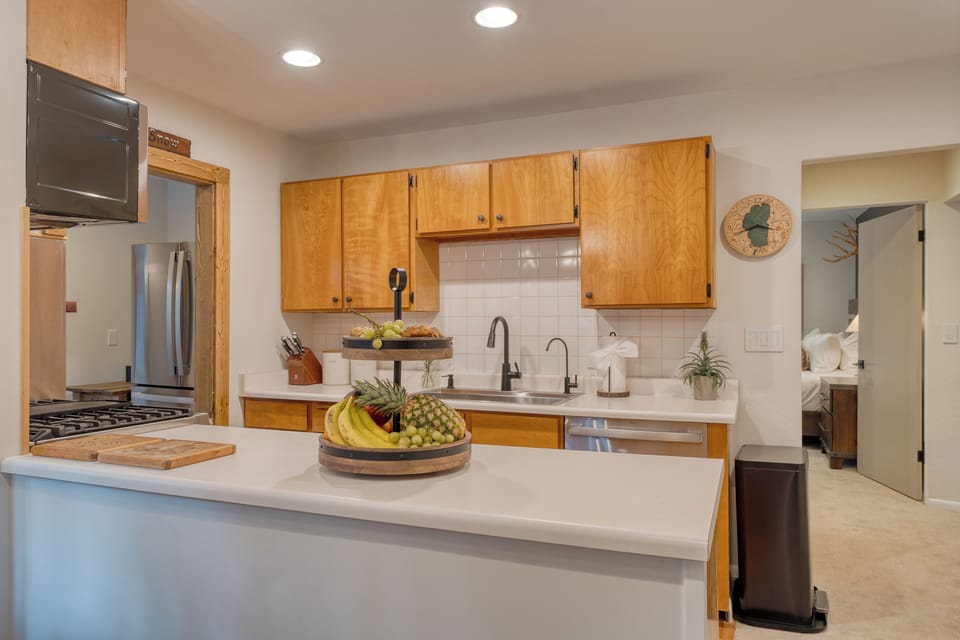 Fully equipped kitchen.