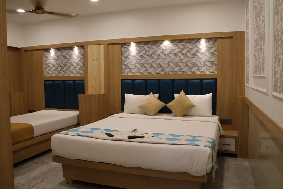 Executive Double or Twin Room, 1 Double Bed, City View | In-room safe, desk, laptop workspace, free WiFi