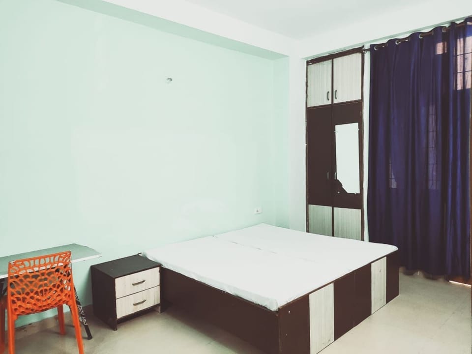 In-room safe, desk, laptop workspace, free WiFi