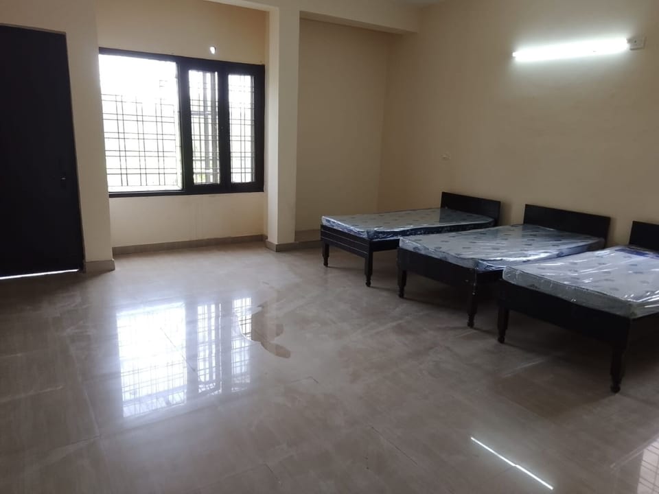In-room safe, desk, laptop workspace, free WiFi