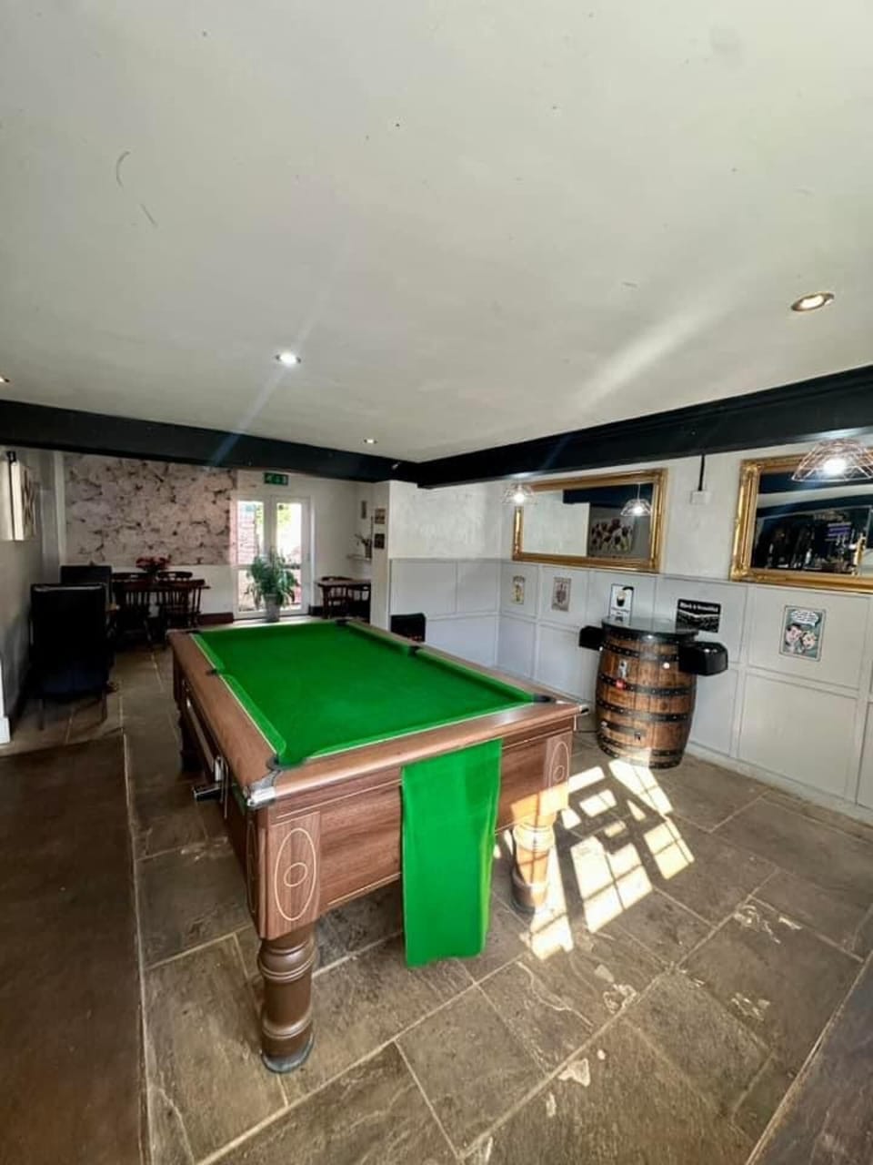 Studio | Game room