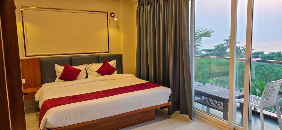 Deluxe Room, Balcony, Garden View | Free WiFi