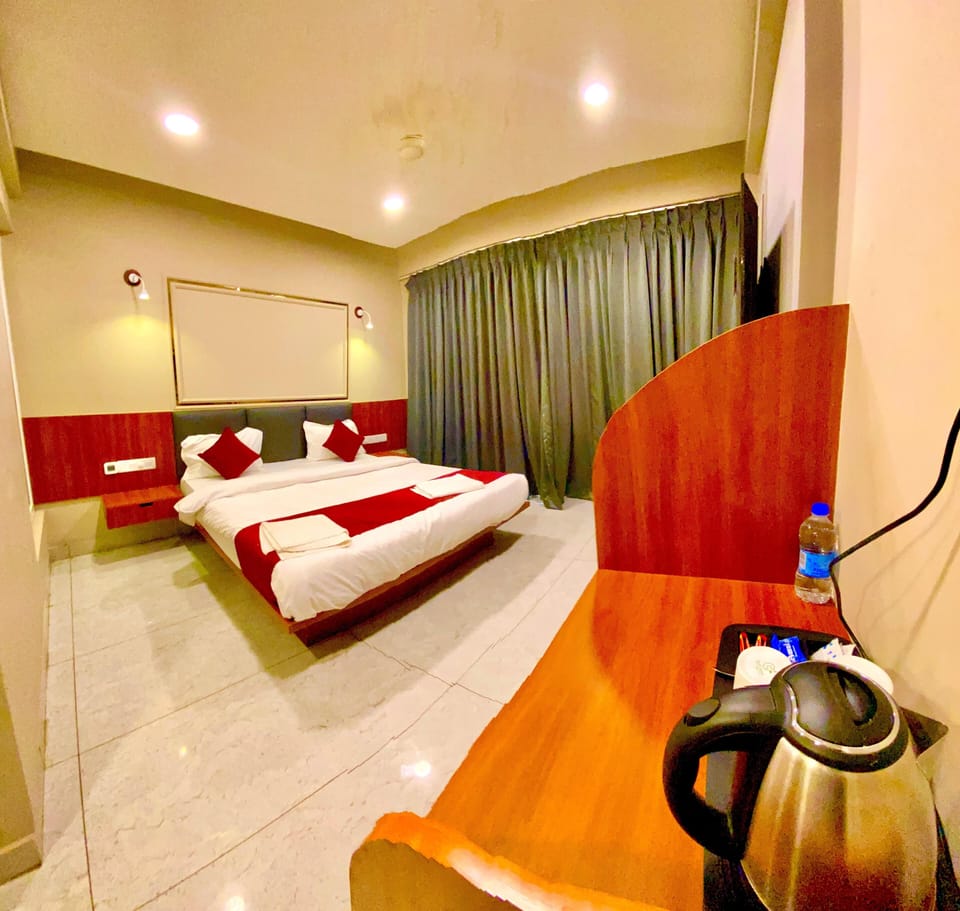 Deluxe Room, Balcony, Garden View | Free WiFi