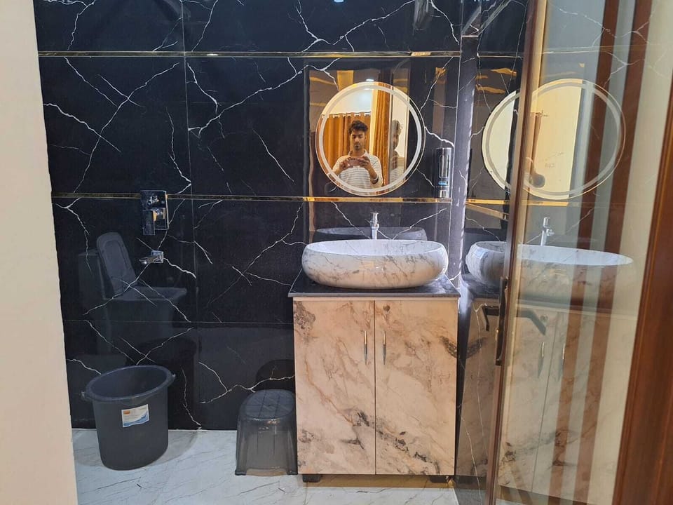 Standard Room | Bathroom