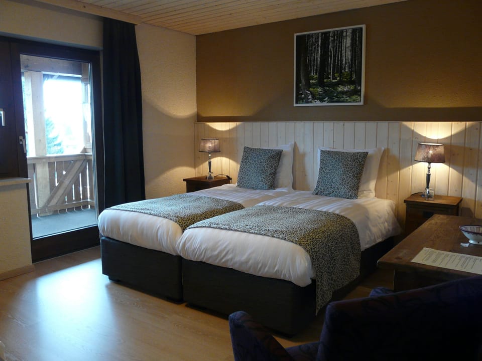Deluxe Double Room, Balcony, Hill View | Free WiFi, bed sheets