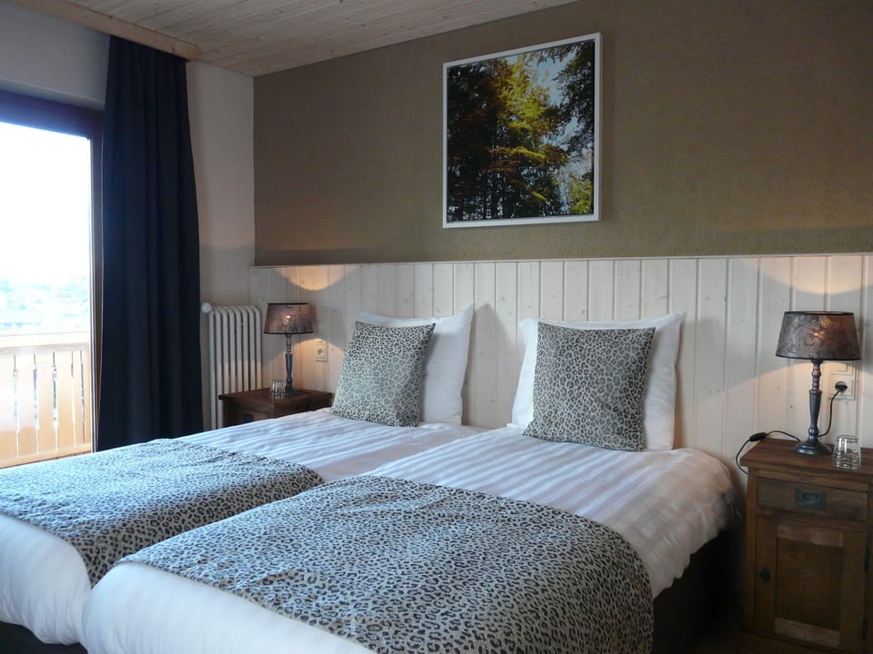 Comfort Double Room, Balcony, Hill View | Free WiFi, bed sheets