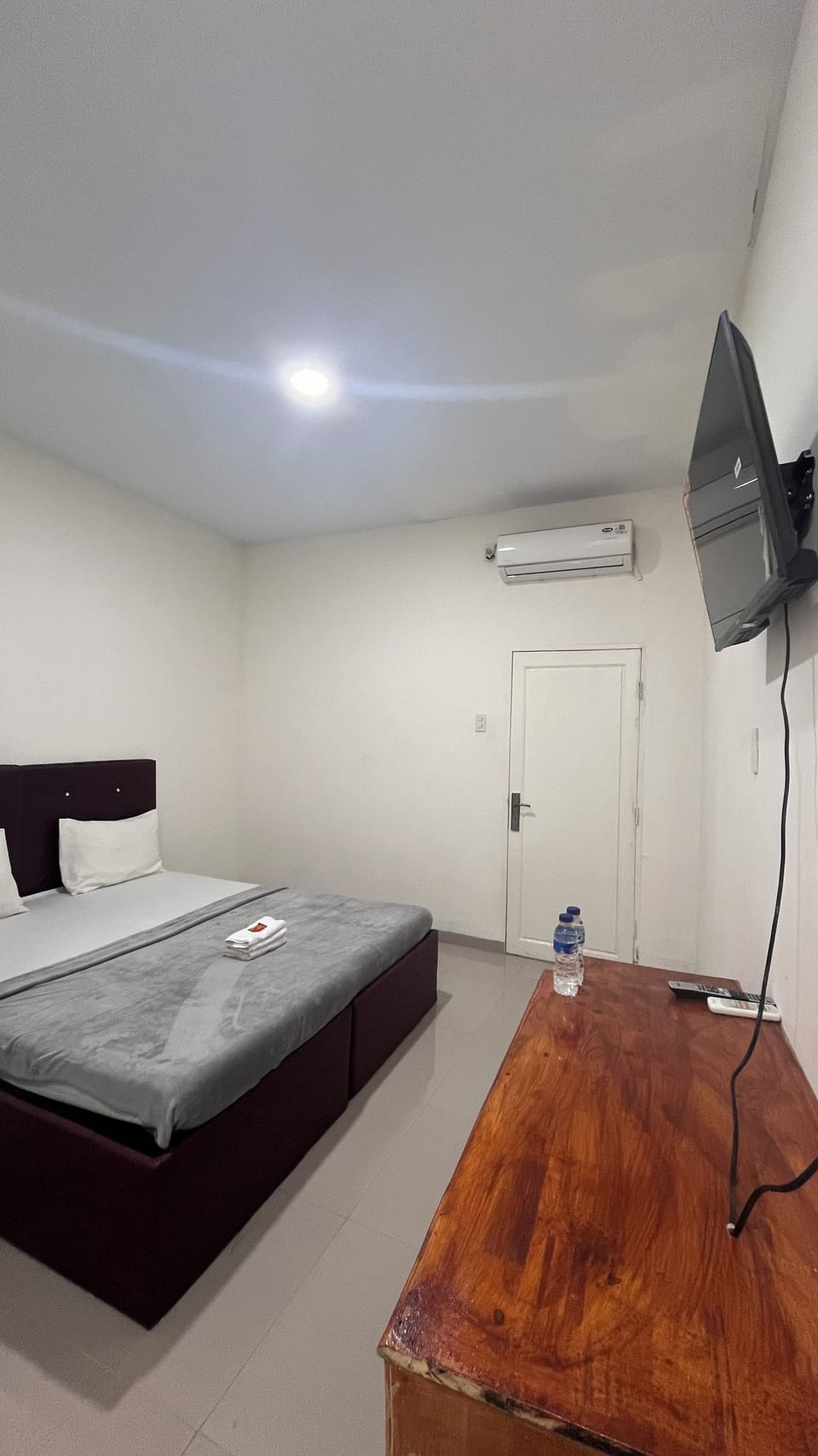 Elite Room | Desk, soundproofing, WiFi (free)