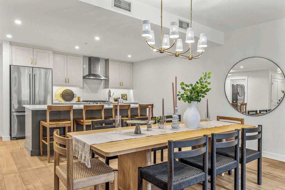 Open Fully Equipped Chef's Kitchen with Bar Seating